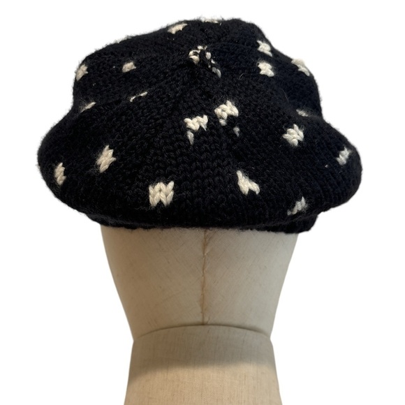 LOT OF 3 VINTAGE KNIT CAPS 1 NEWSBOY CAP 1 BERET 1 JAQUARD SKULL CAP W POM POM - Picture 9 of 13